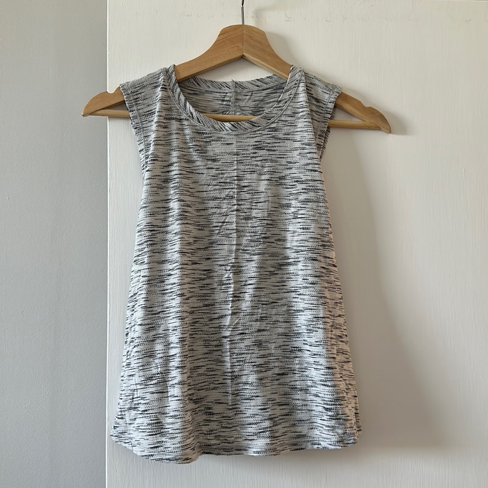 Lululemon crop top